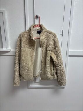 Patagonia Cream Sherpa Fleece Jacket - Neutral Zip-Up